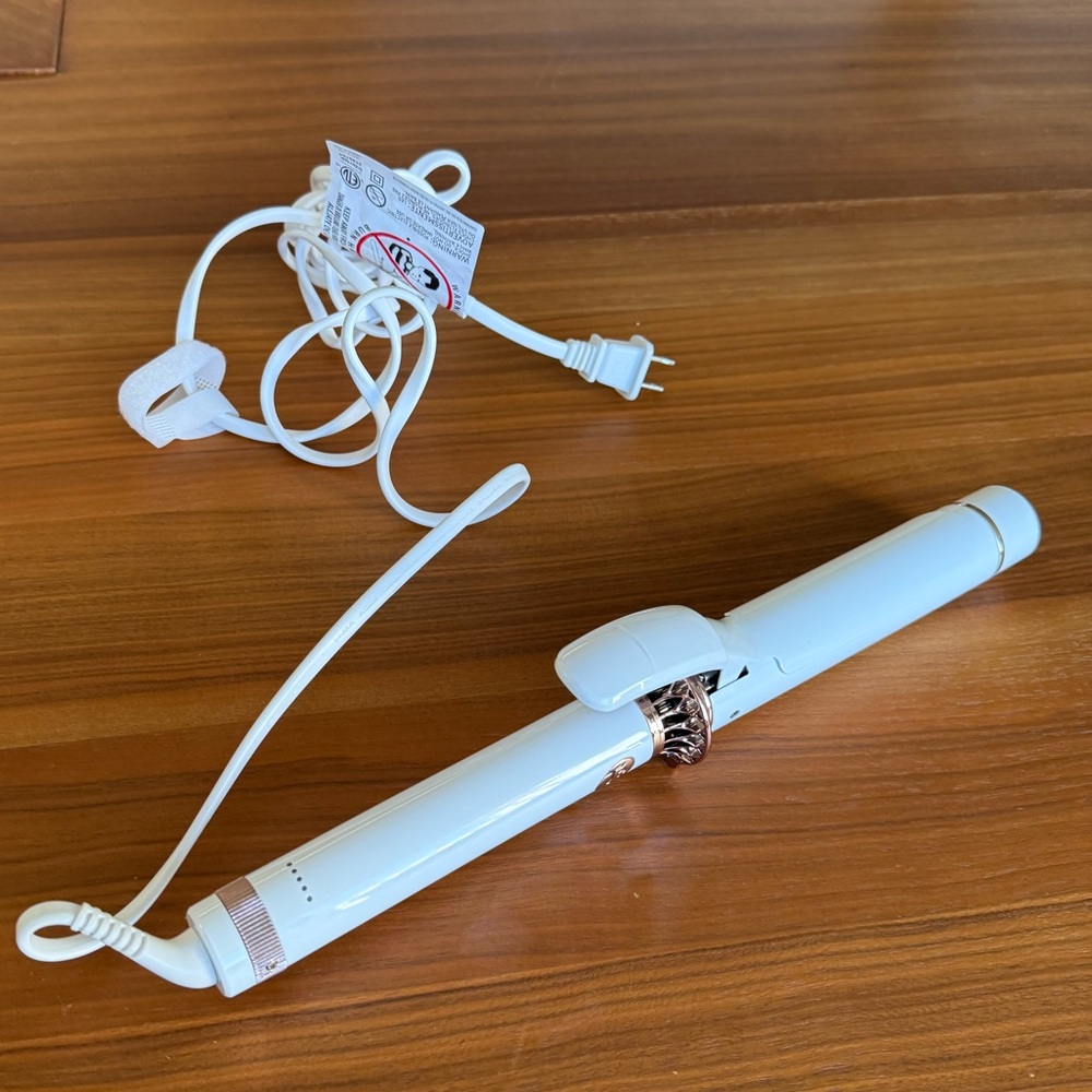 T3 White and Rose Gold 1" Curling Iron